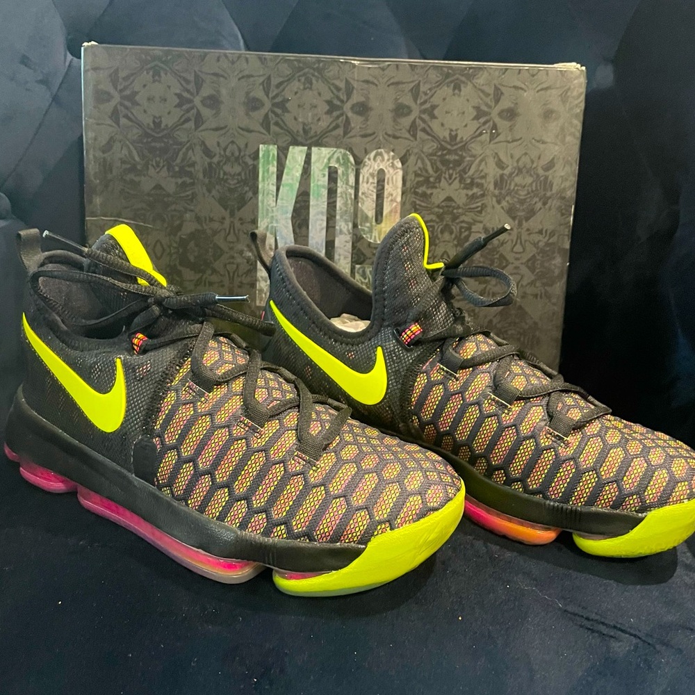 Like New NikeZoom KD9 Flyknit Unlimited - Picture 1 of 7